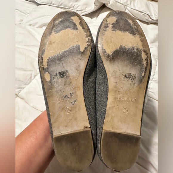 JCrew Women’s 8.5 flats with horse embroidery - Picture 4 of 5